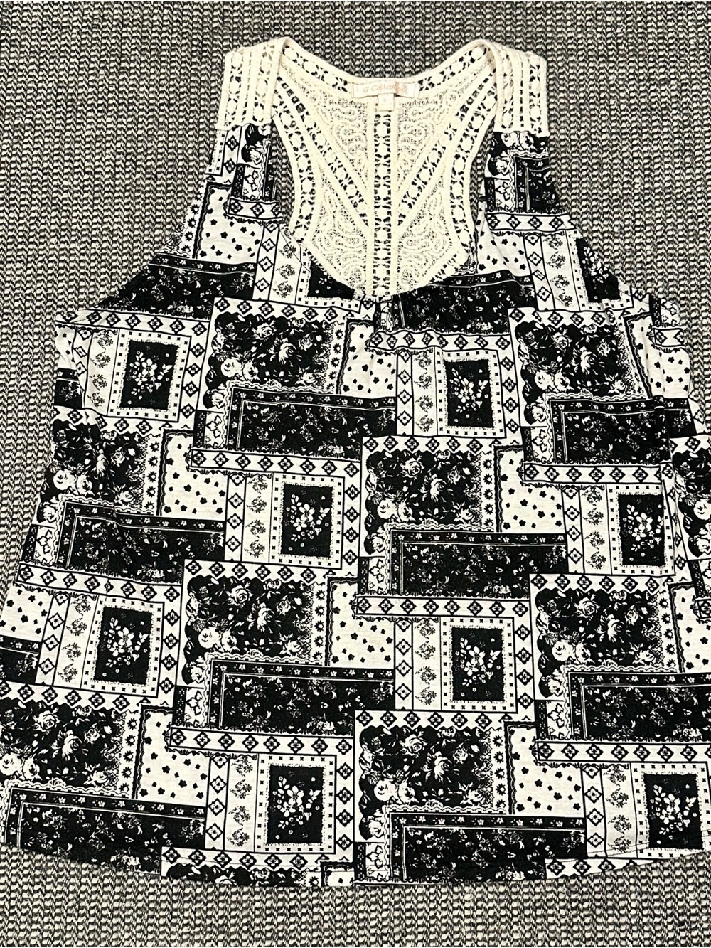 G Collection Lace Yoke Patchwork Print Tank Top - Black & White